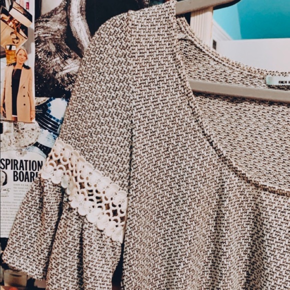 Urban Outfitters Flowy Crop Top - Picture 3 of 4